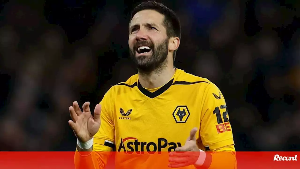 Lopetegui 'anuncia' saída de João Moutinho do Wolverhampton: «Teve épocas fantásticas aqui»