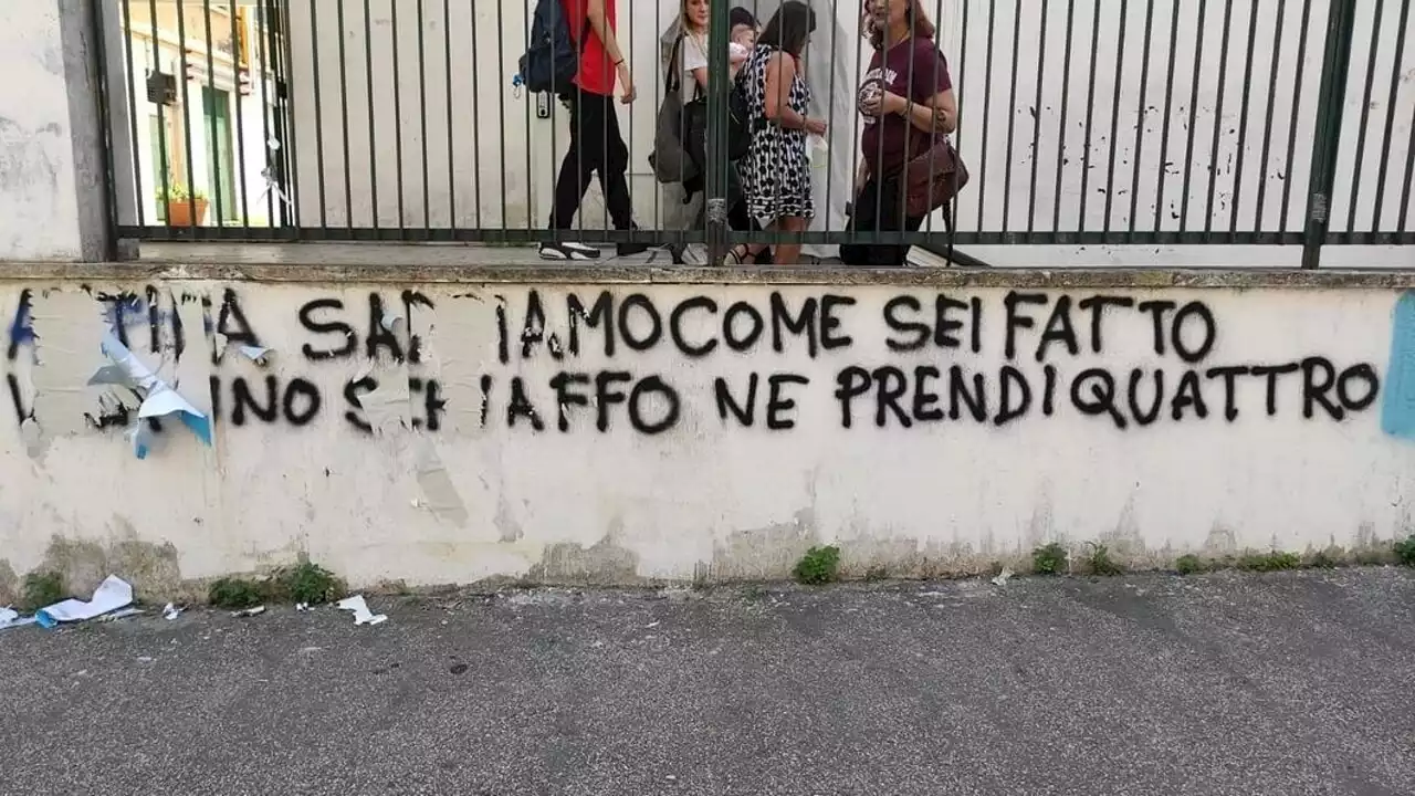 “Antifa’, vola uno schiaffo e ne prendi quattro”: nuove minacce al liceo Augusto