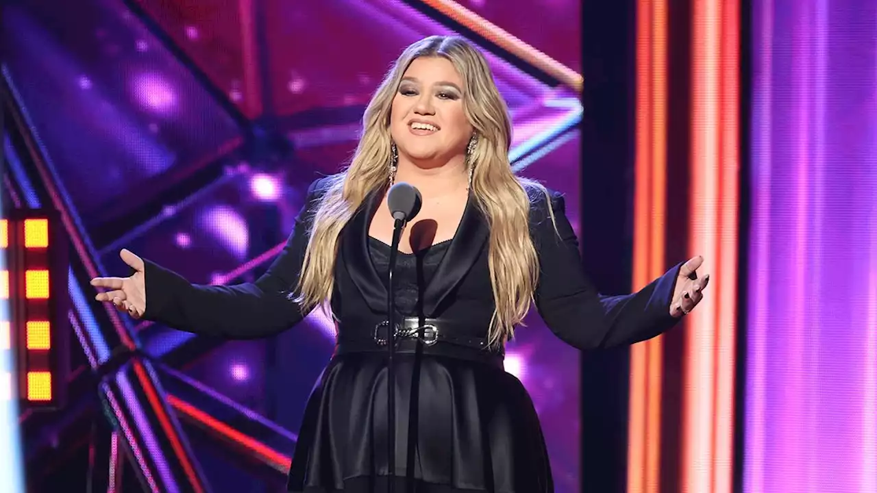 Was Kelly Clarkson 'Forced' by 'The Voice' to Lose Weight?