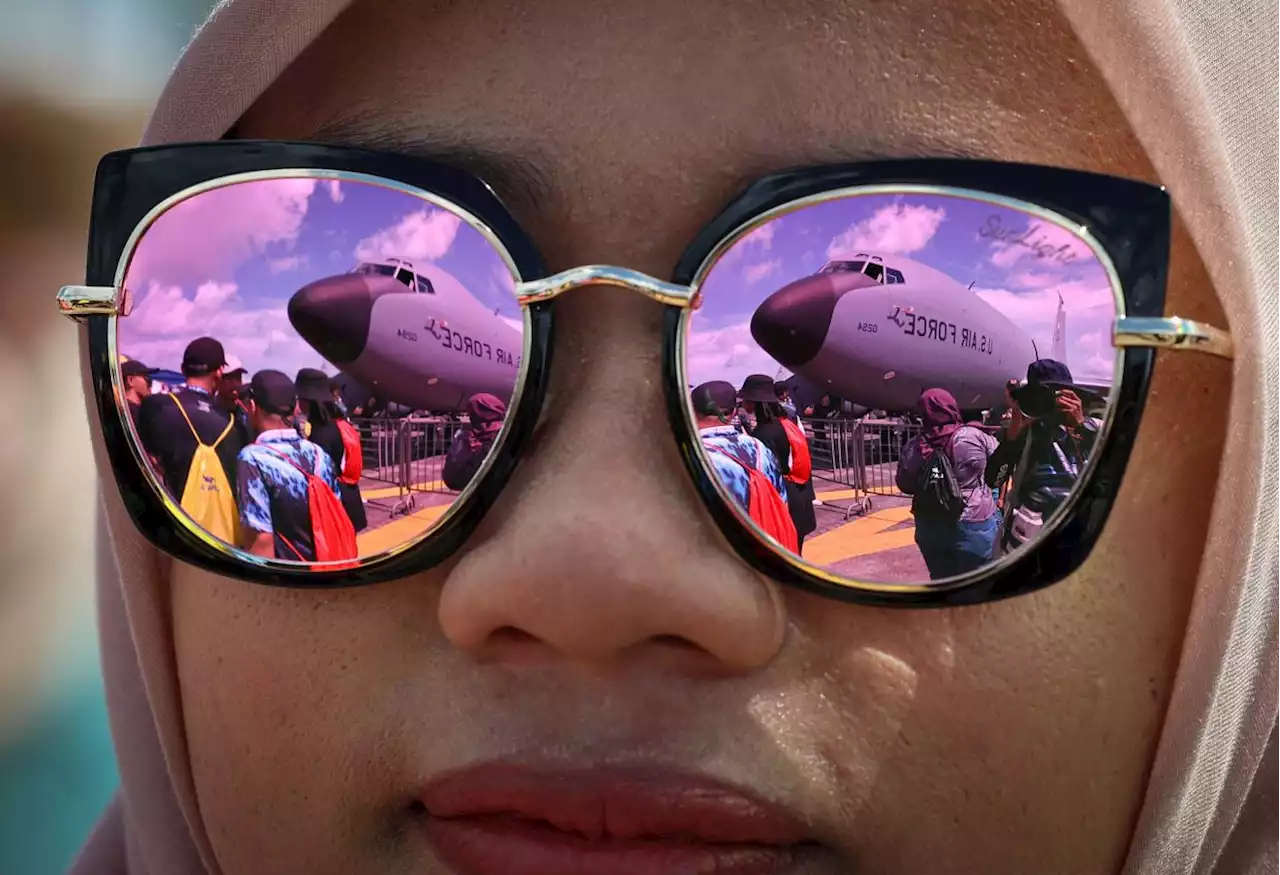 RMAF pilots display spectacular airshow at Lima '23