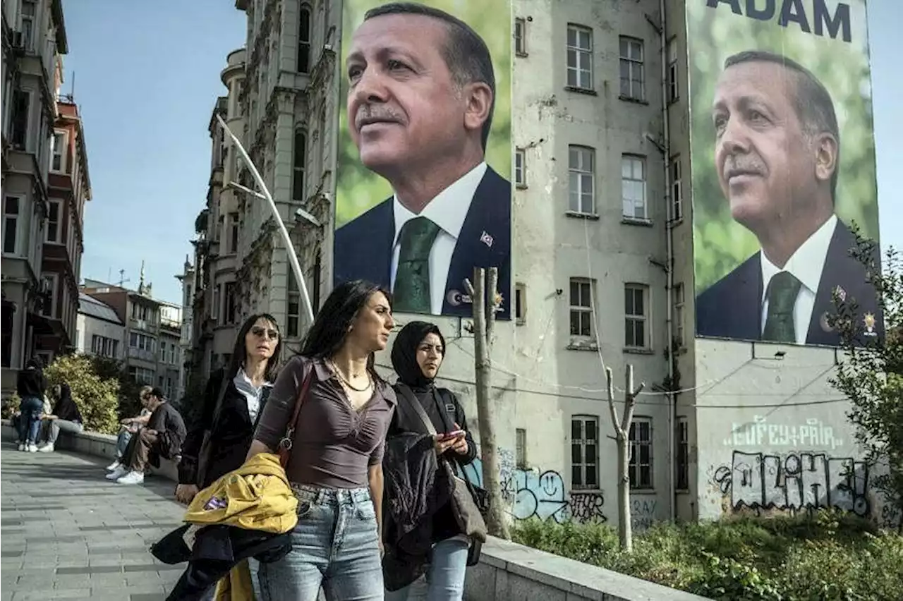 Turkey's Erdogan urges voters to turn out, as rival sees 'last exit' from two-decade rule