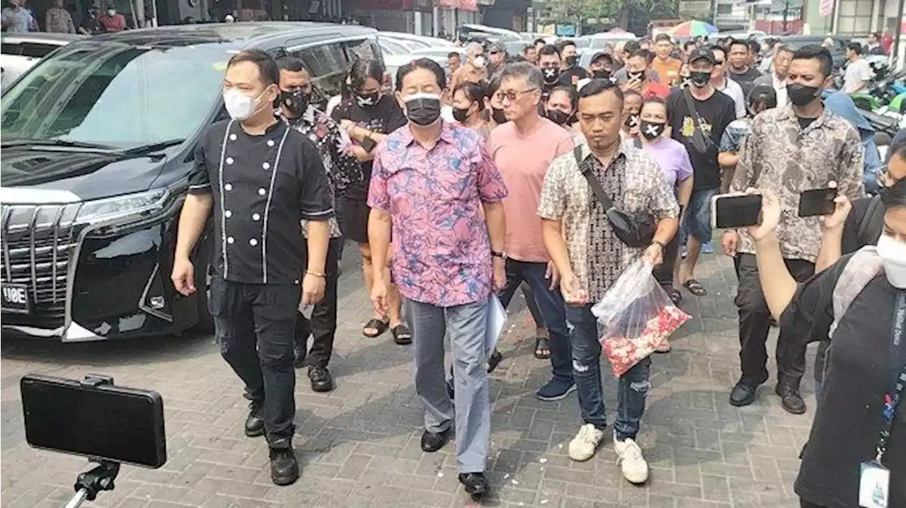 Pemilik dan Karyawan Ruko di Pluit Gelar Aksi Tabur Bunga, Tidak Terima Bangunannya Dibongkar - Wartakotalive.com