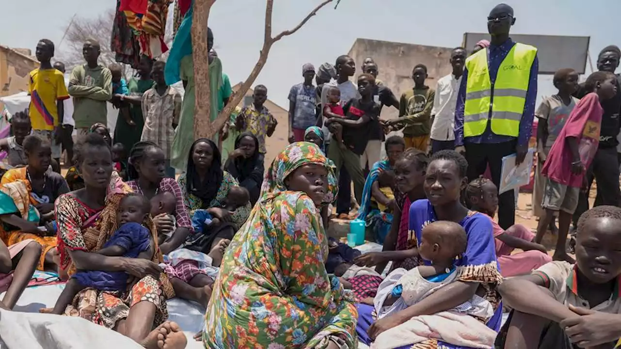 Thousands of South Sudanese flee fighting in Sudan to return home