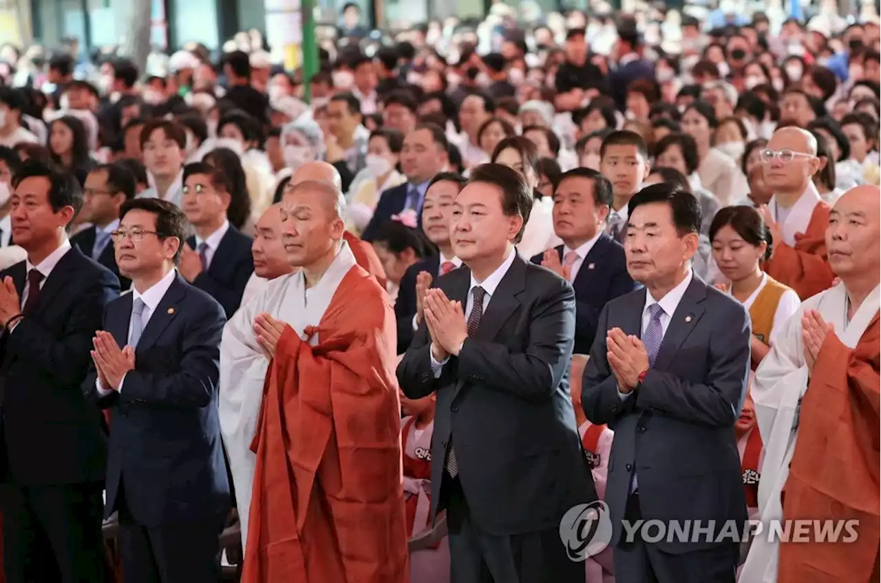 尹대통령 '인권존중·약자보호 국정철학, 부처님 가르침서 나와'(종합) | 연합뉴스