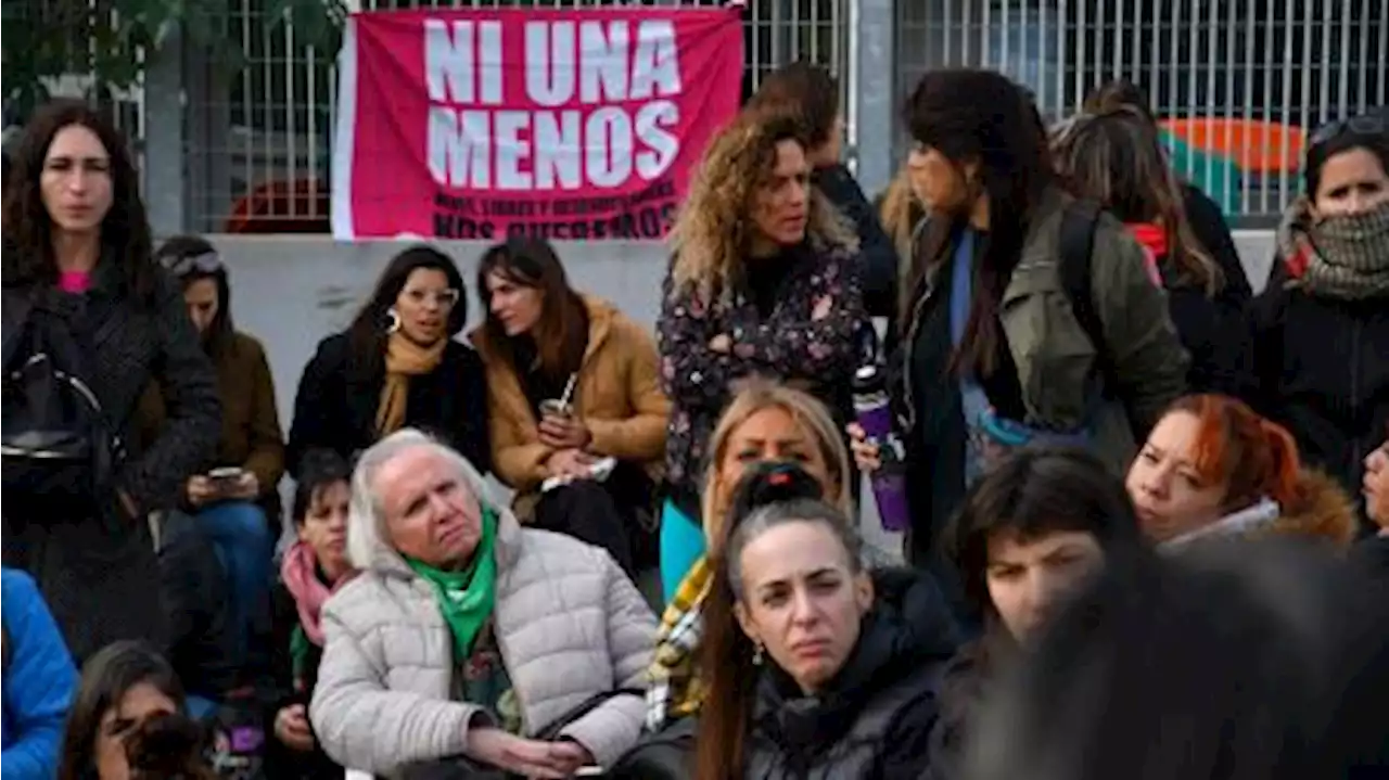 Vivienda digna y 'reforma judicial feminista', ejes de la asamblea del 3J en barrio Mugica