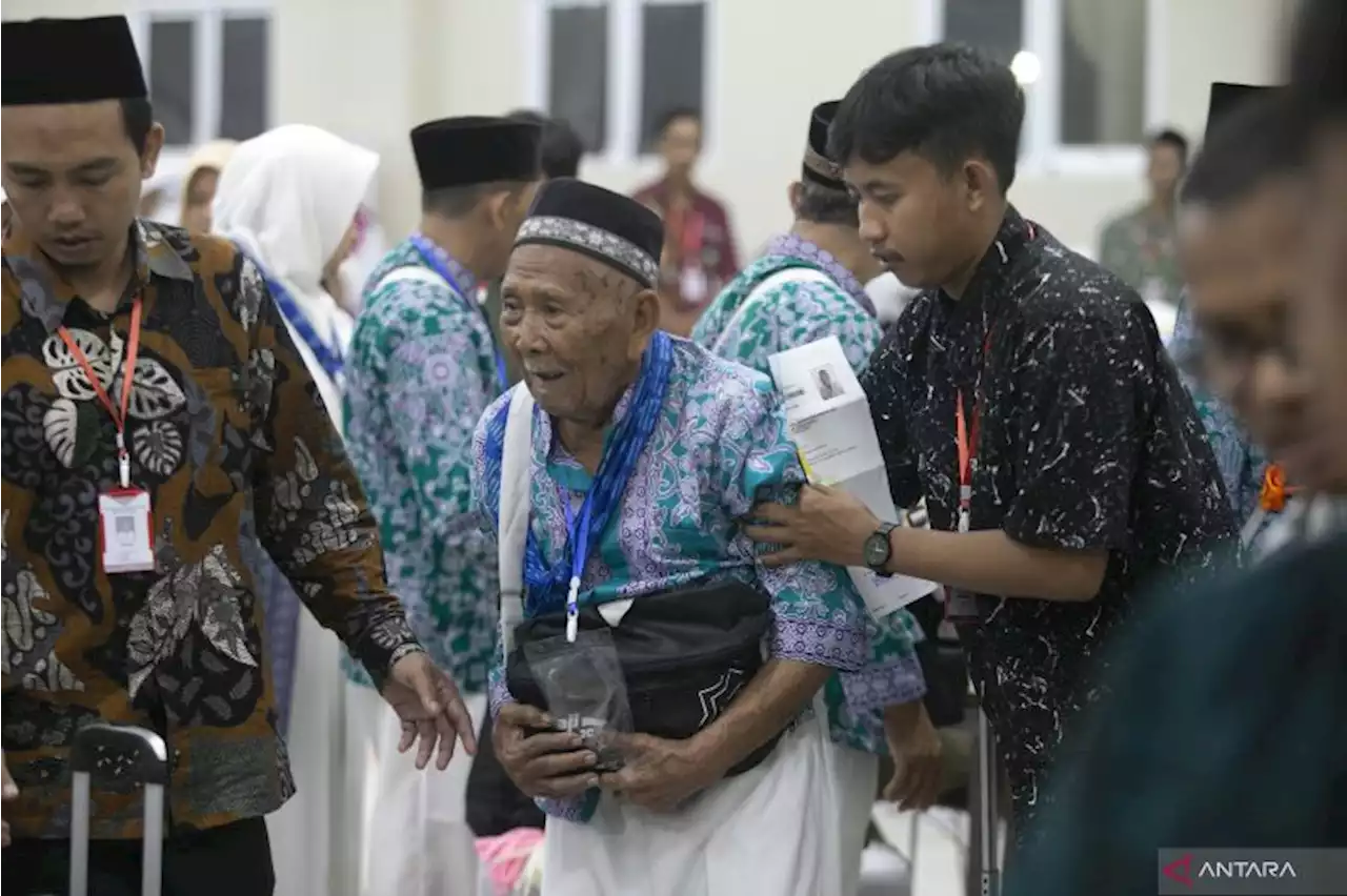 Kemarin, perdamaian global hingga 20 ribu calhaj ke Tanah Suci