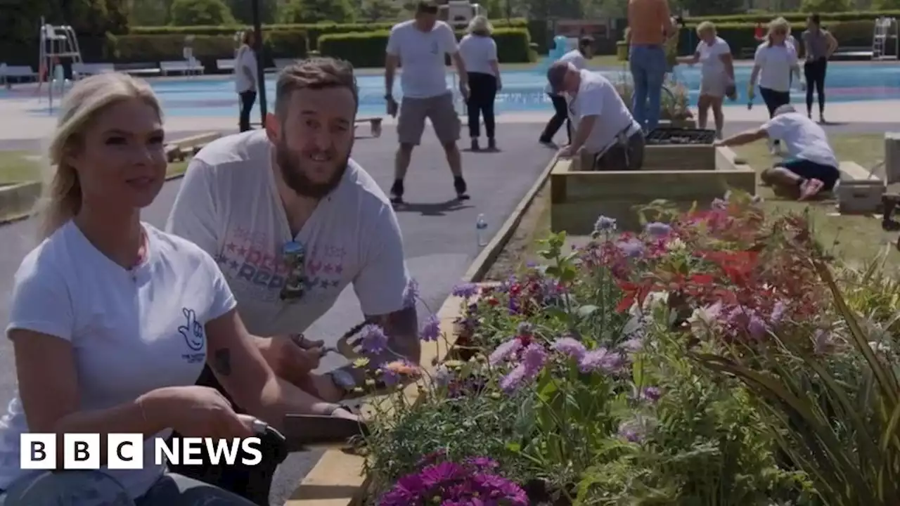 Ilkley lido gets a splash of colour from lottery-winning volunteers