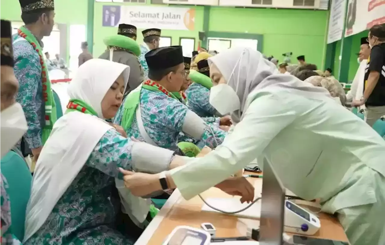 Panas Ekstrem, Jemaah Haji Diimbau Banyak Minum Air Putih