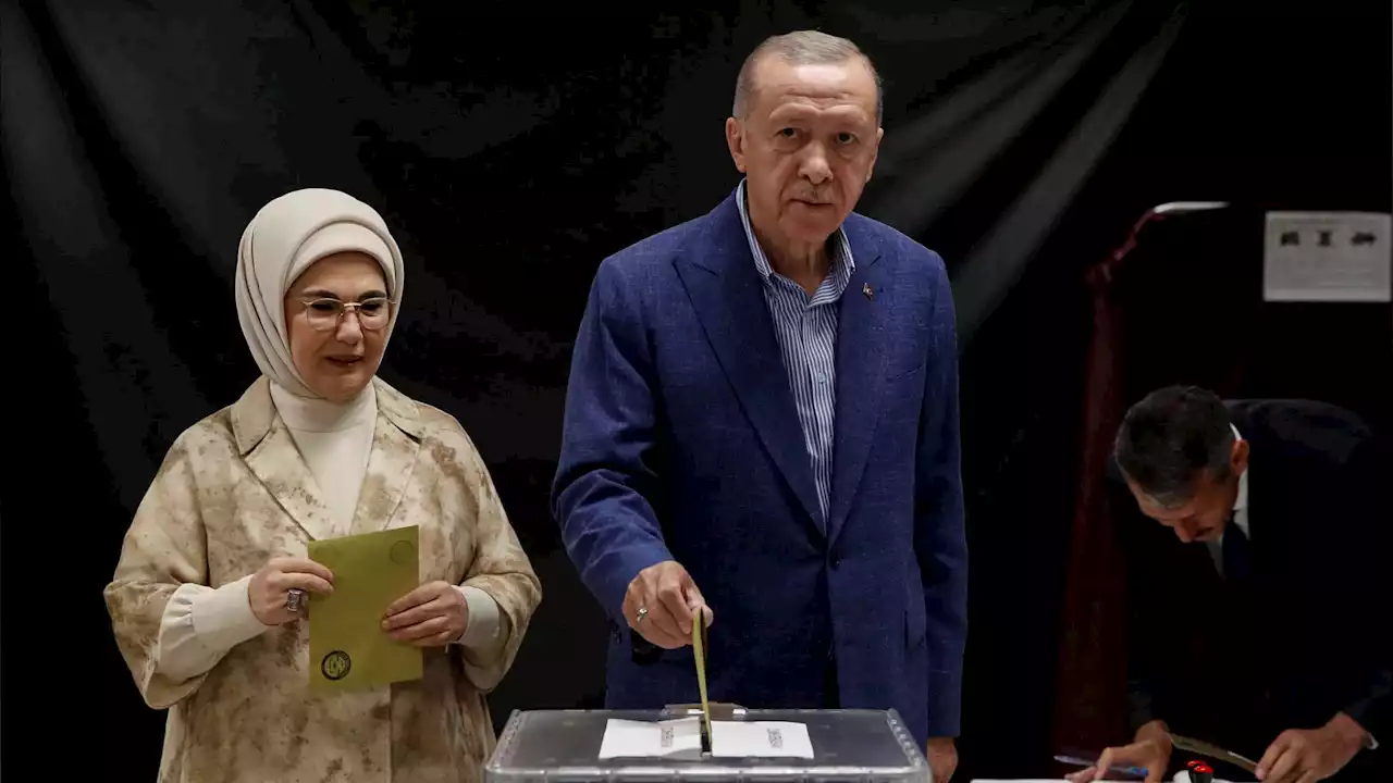 EN DIRECT - Turquie: Vladimir Poutine félicite Recep Tayyip Erdogan après sa réélection