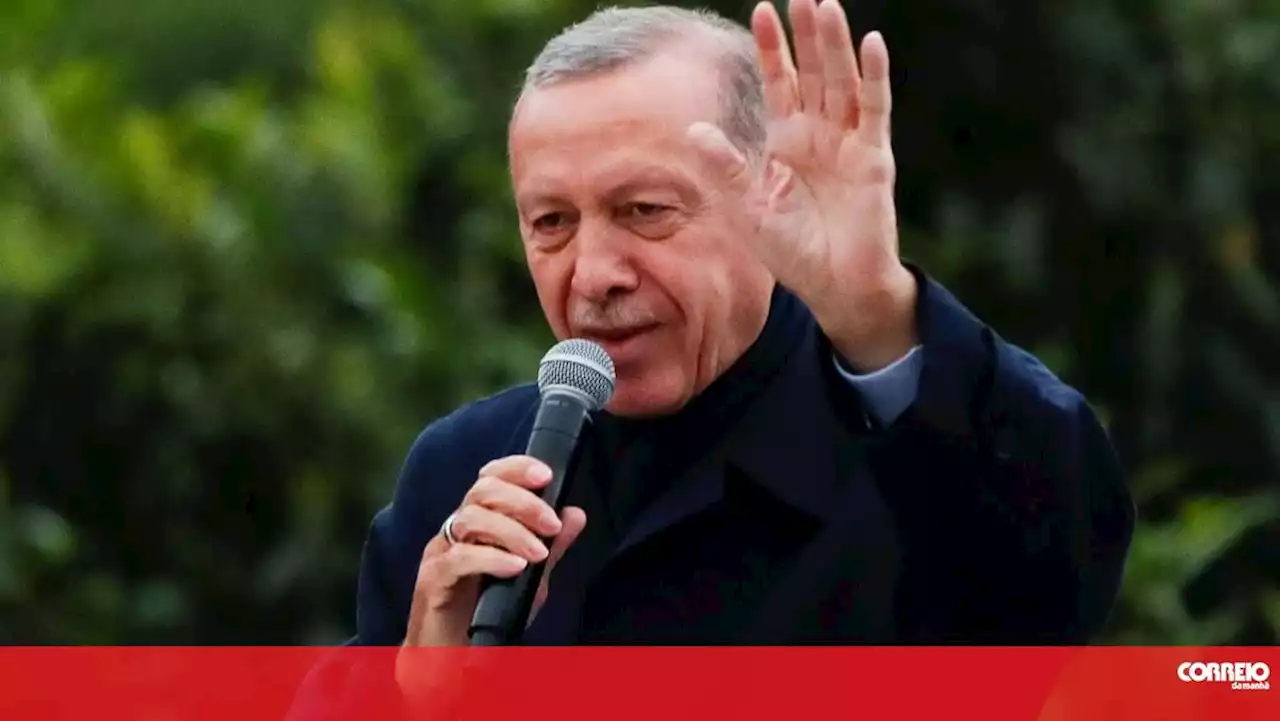 “Vamos governar o país nos próximos cinco anos”: Erdogan reivindica vitória nas presidenciais da Turquia