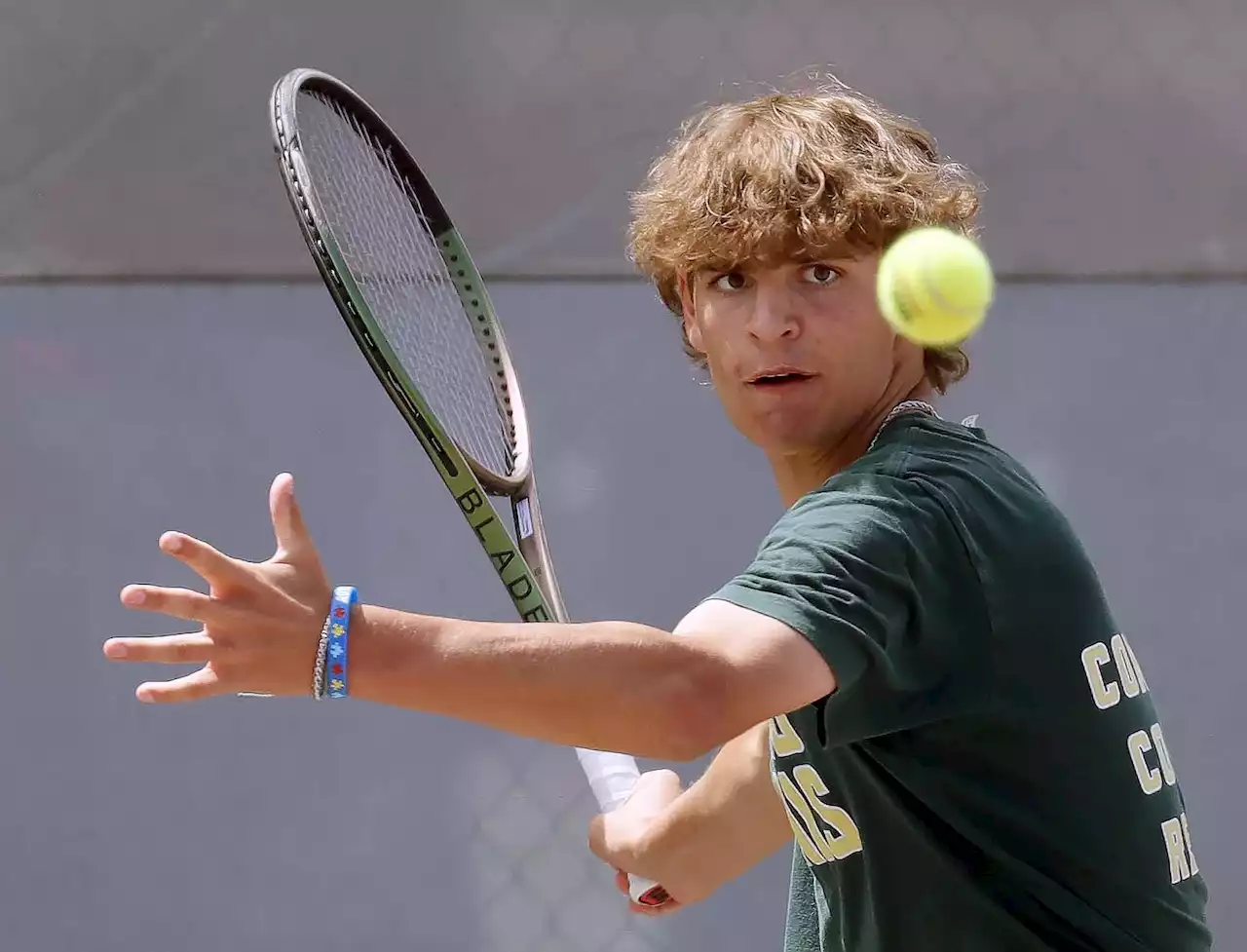 Boys tennis: Fremd's Spurck follows mom's footsteps, wins state title