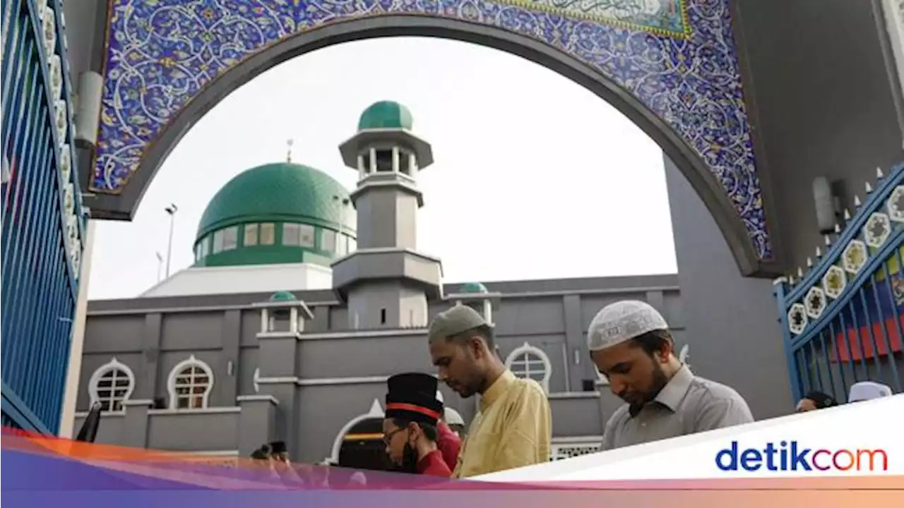 Bacaan Salat Lengkap dari Niat sampai Salam