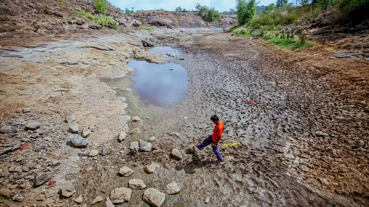 Indian official drains reservoir to retrieve phone he dropped while taking selfie