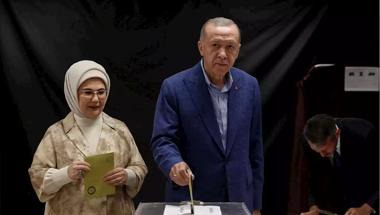 En Turquie, Recep Tayyip Erdogan revendique la victoire à la présidentielle