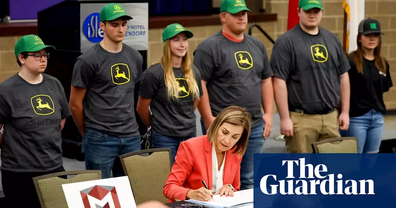 Republican Iowa governor rolls back state’s child labor law protections