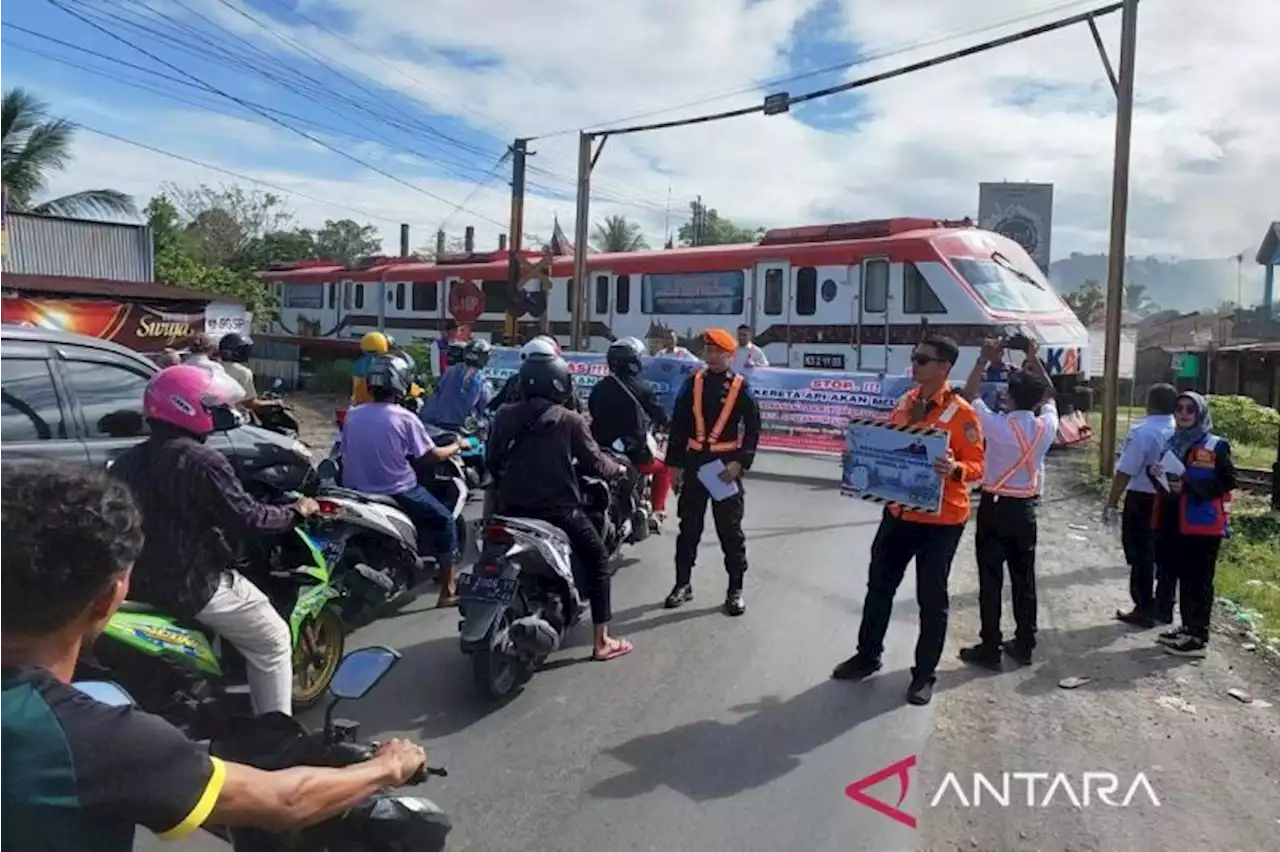 PT KAI Ingatkan Masyarakat Hati-Hati di Perlintasan jelang PerubahanJadwal KA