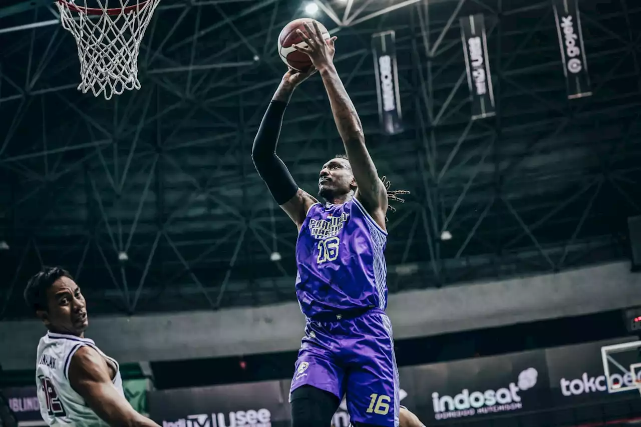 IBL 2023: Tampil Pincang, Prawira Bandung Bungkam RANS PIK Basketball