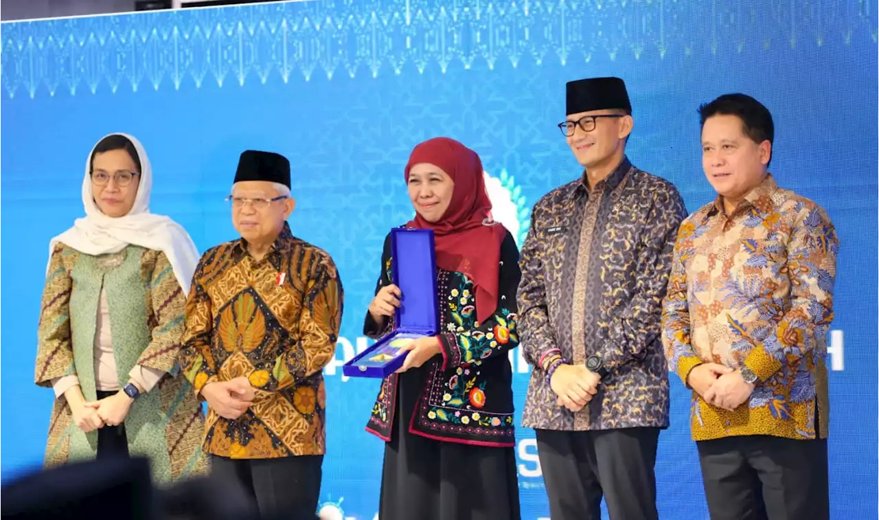 Jatim Juara Umum Anugerah Adinata Syariah KNEKS, Gubernur Khofifah Bilang Begini