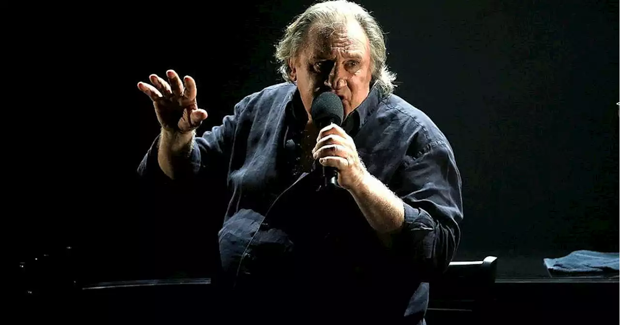 Des collectifs féminins perturbent un spectacle de Gérard Depardieu à Lyon