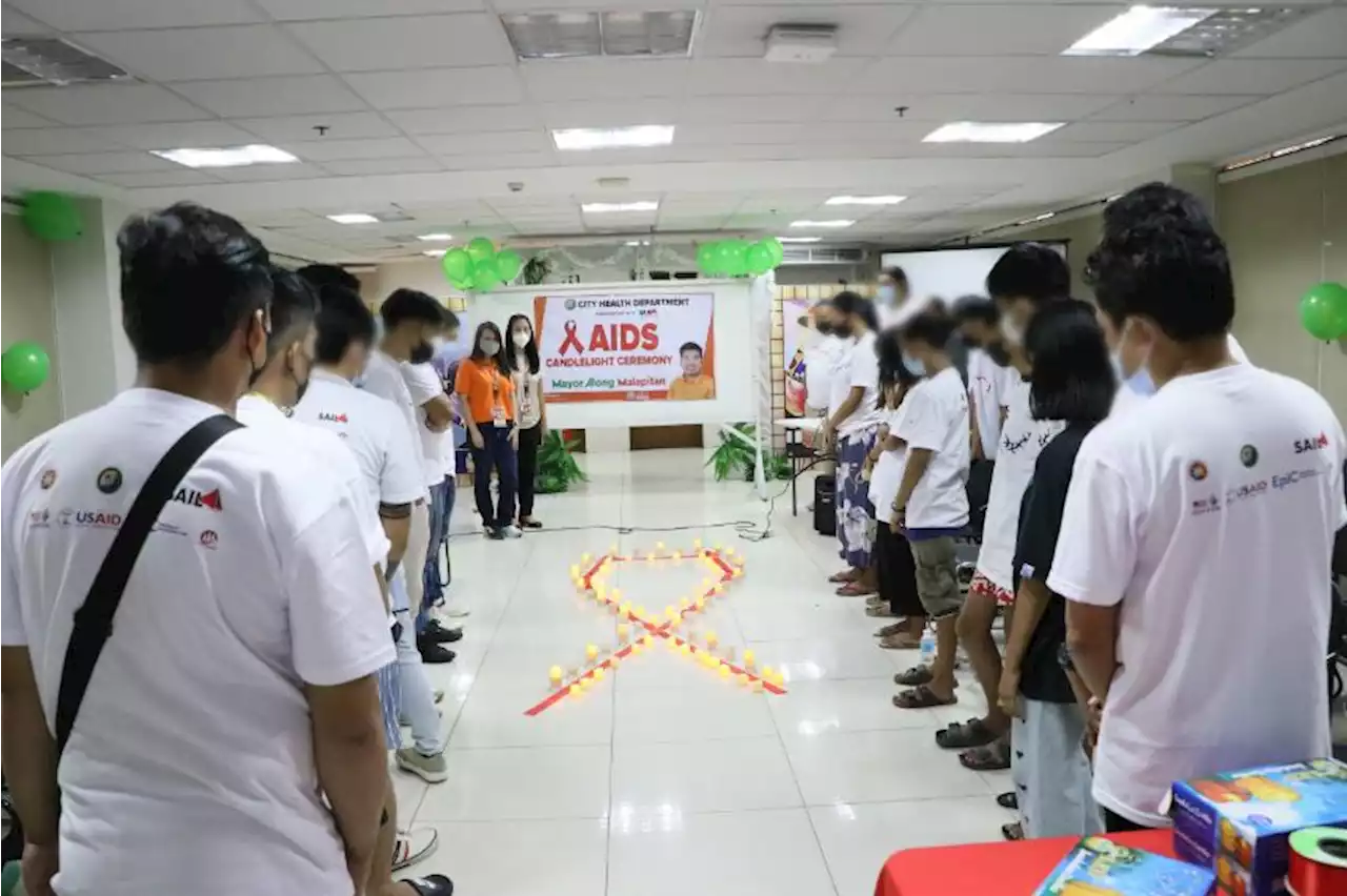 Caloocan LGU holds candlelight vigil to remember lives lost to HIV-AIDS, promote awareness