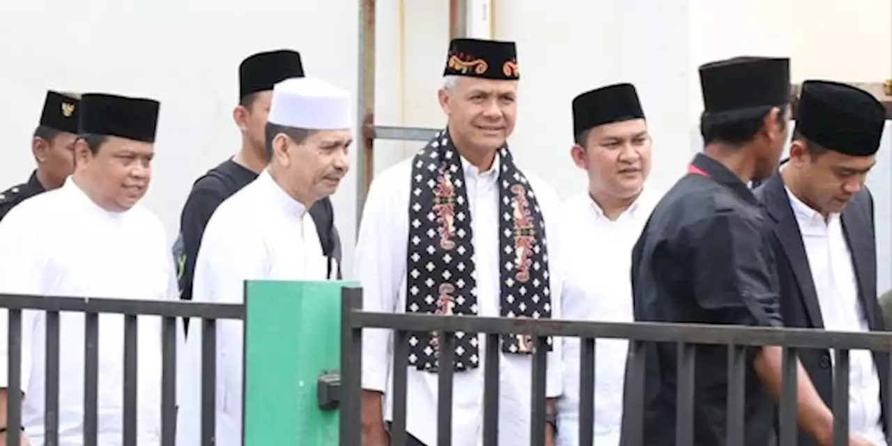 Kunjungi Kesultanan Banten Lama, Ganjar Pranowo Minta Petuah Tokoh Agama | merdeka.com