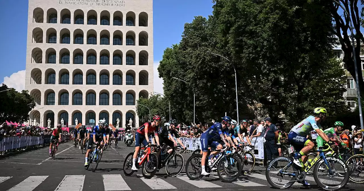 Giro d'Italia 2023, Mark Cavendish vince allo sprint l'ultima tappa. Primož Roglič trionfa in Rosa