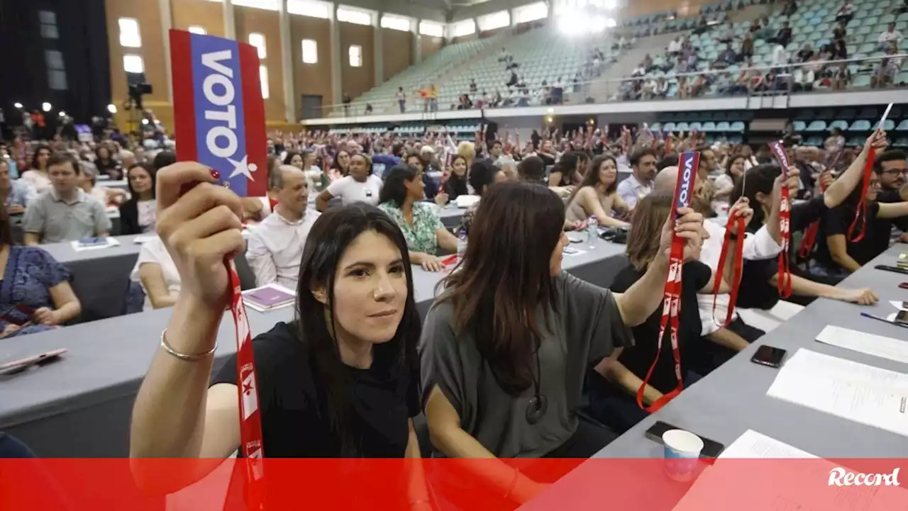 «Ninguém nos pode calar, ninguém nos intimida»: Mariana Mortágua no primeiro discurso à frente do BE