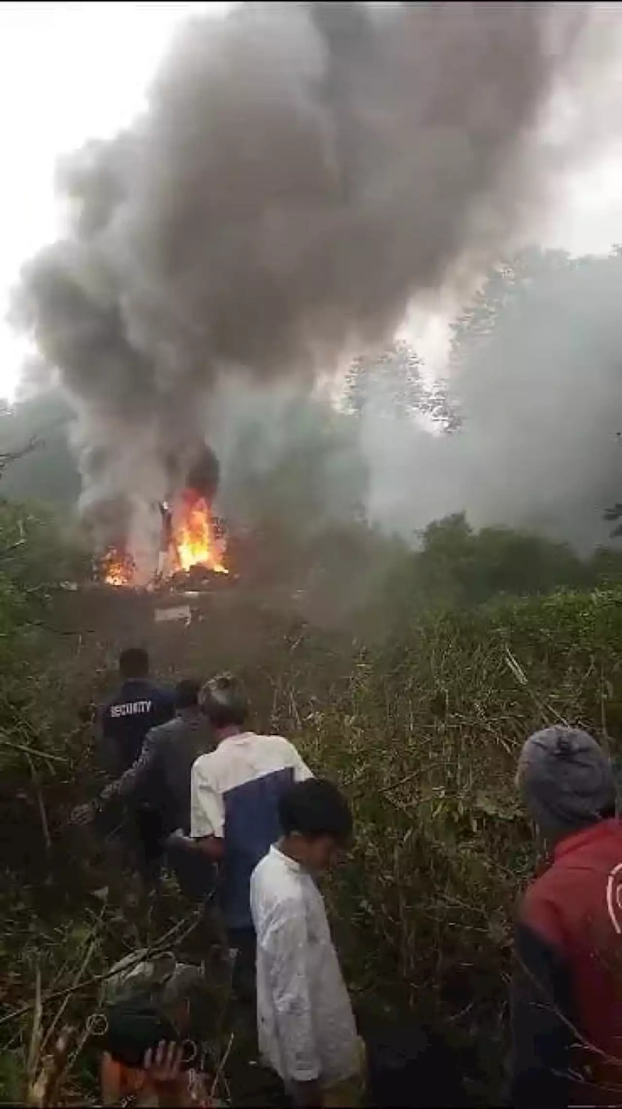 Helikopter Dikabarkan Jatuh di Rancabali Bandung, Tampak Kobaran Api |Republika Online