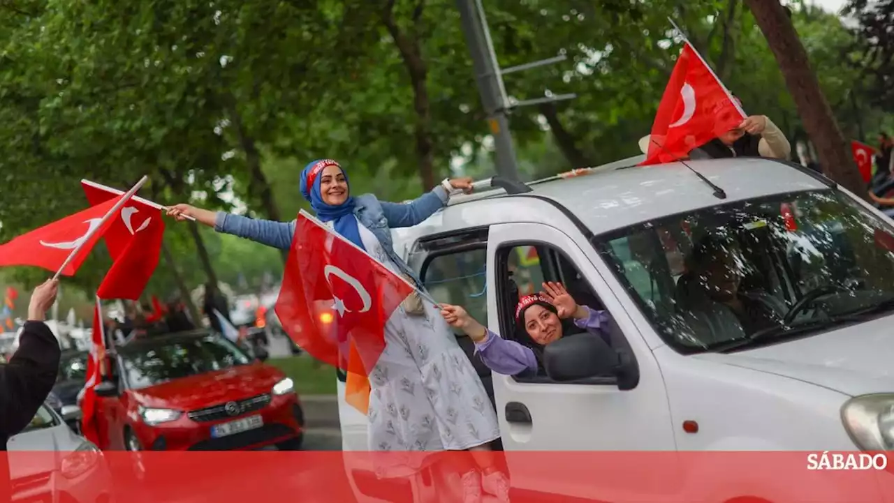 Eleições Turquia: Erdogan à frente na contagem, com 90% dos votos contados