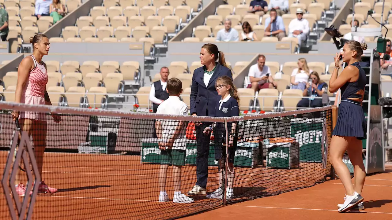 Roland-Garros: l'Ukrainienne Kostyuk zappe volontairement la poignée de main avec la Biélorusse Sabalenka