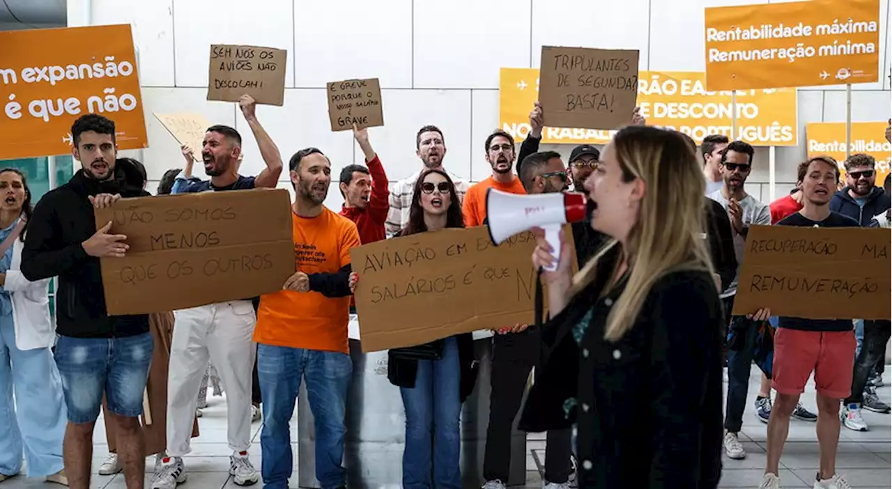 Greve dos tripulantes de cabine da EasyJet com adesão de 100%