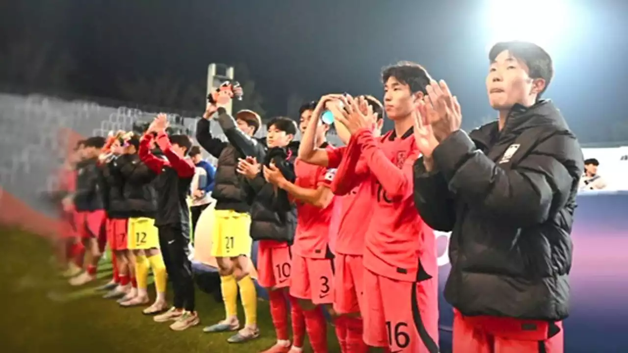 한국 축구 3회 연속 16강 진출 확정…'감비아전도 최선'