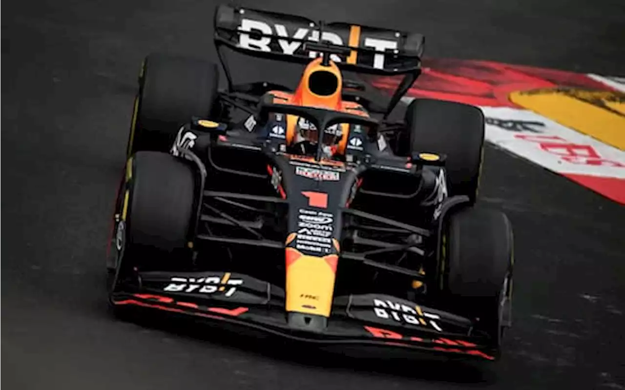 F1, nel Gp di Monaco vince Verstappen davanti ad Alonso e Ocon. Male le Ferrari