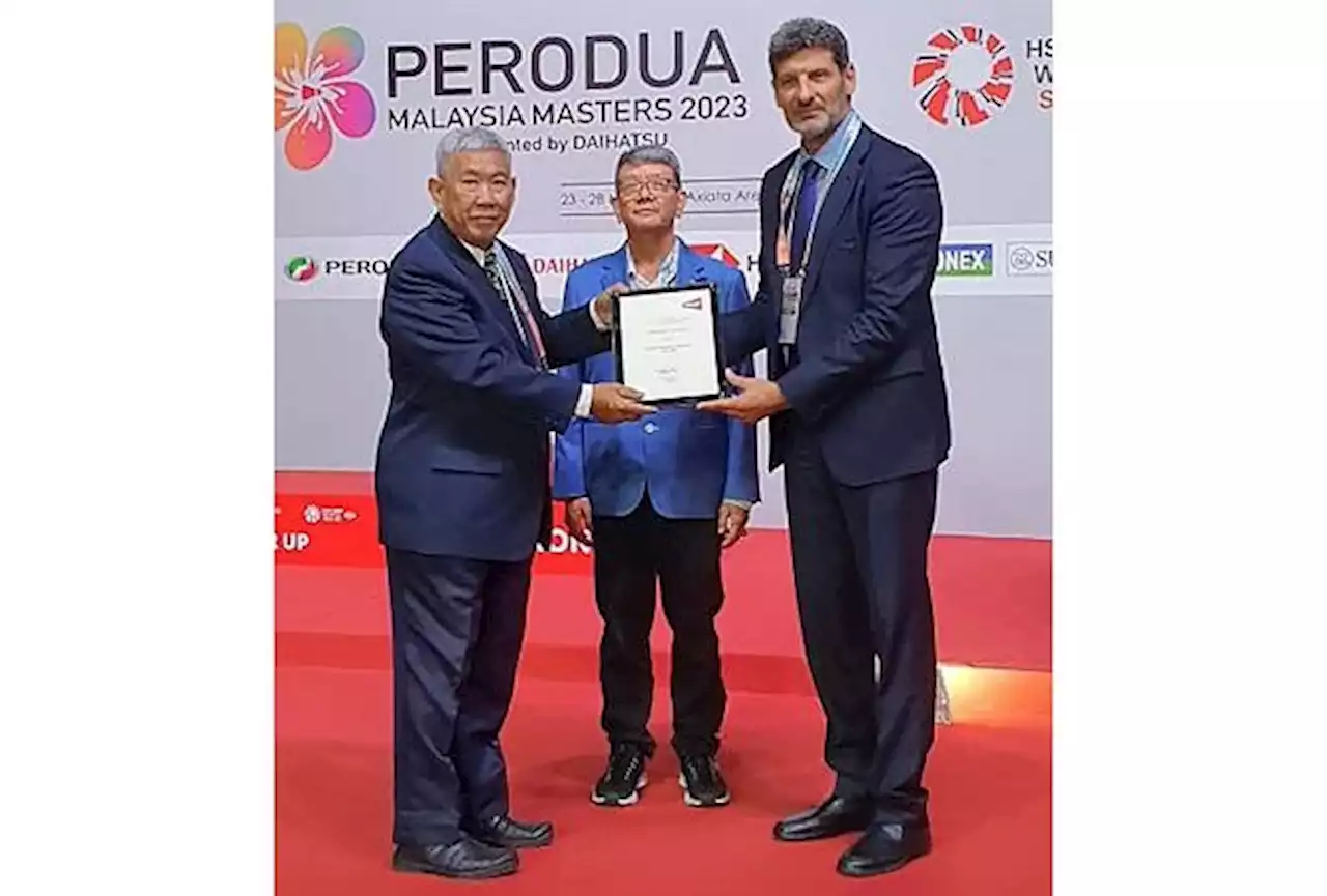 KBA veep gets award from Badminton World Federation for 40 years of service to the sport