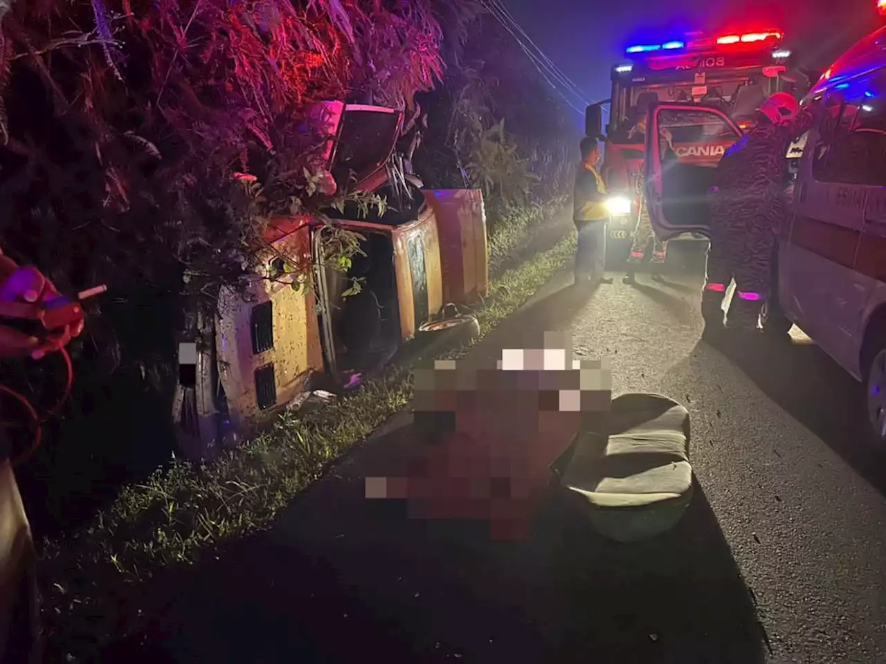 Senior citizen killed, son injured after car crashes into Kota Tinggi drain