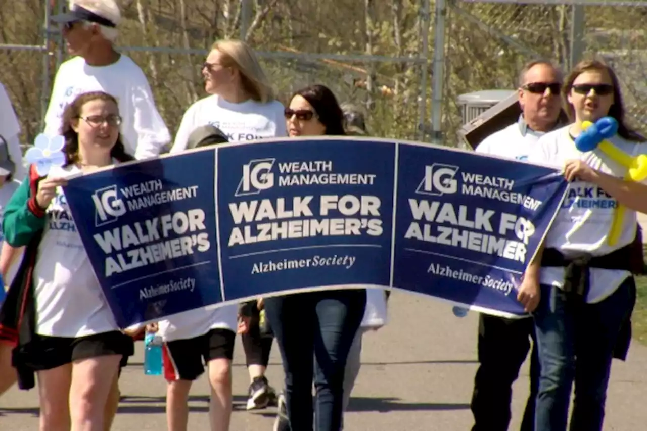 Over 100 people walk to raise money for Alzheimer's supports