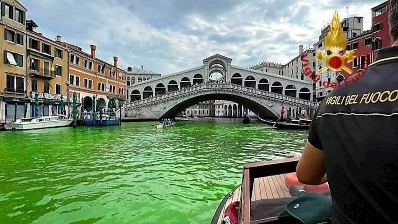 Venice Cops Investigate After Grand Canal’s Waters Turn Bright Green