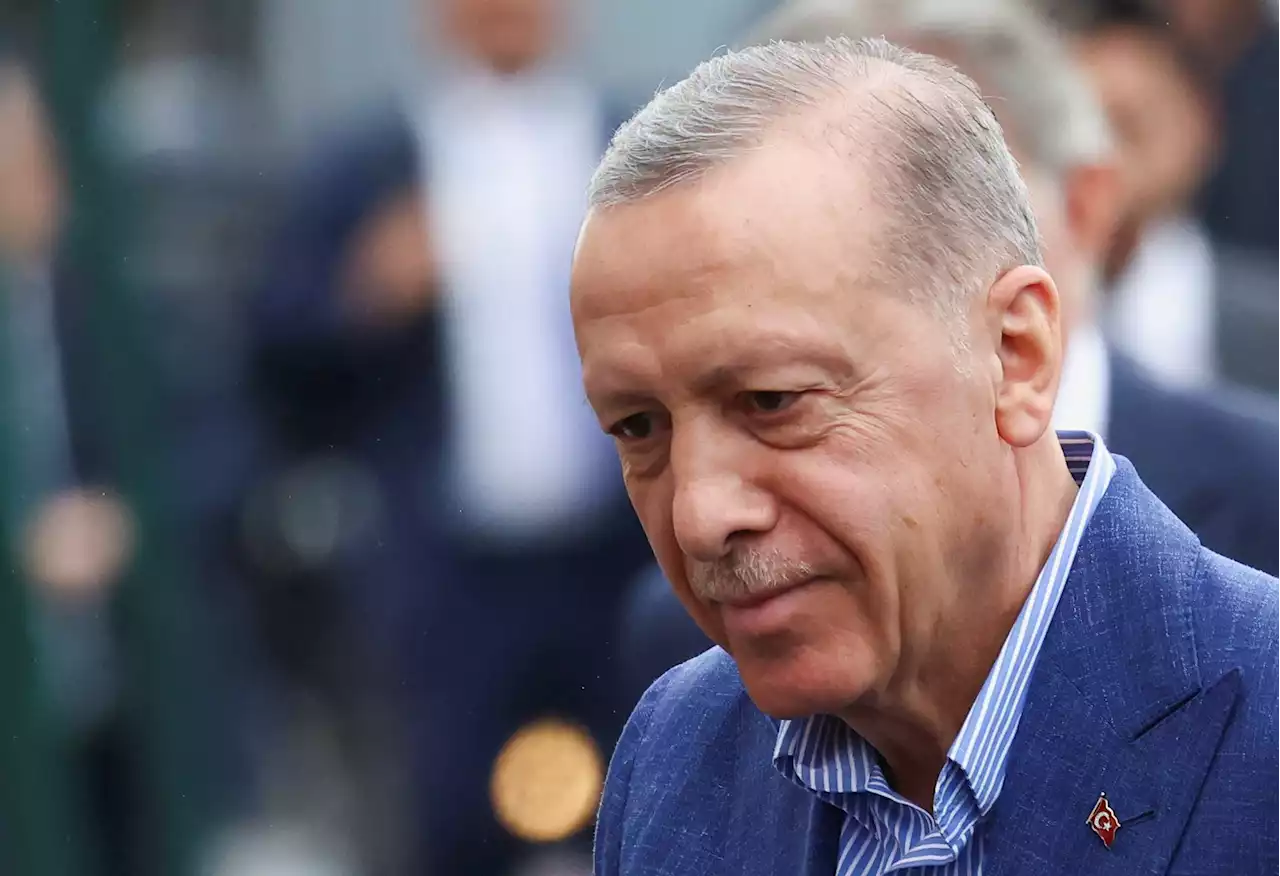 Turkey's Erdogan on course for reelection as president narrowly leads race