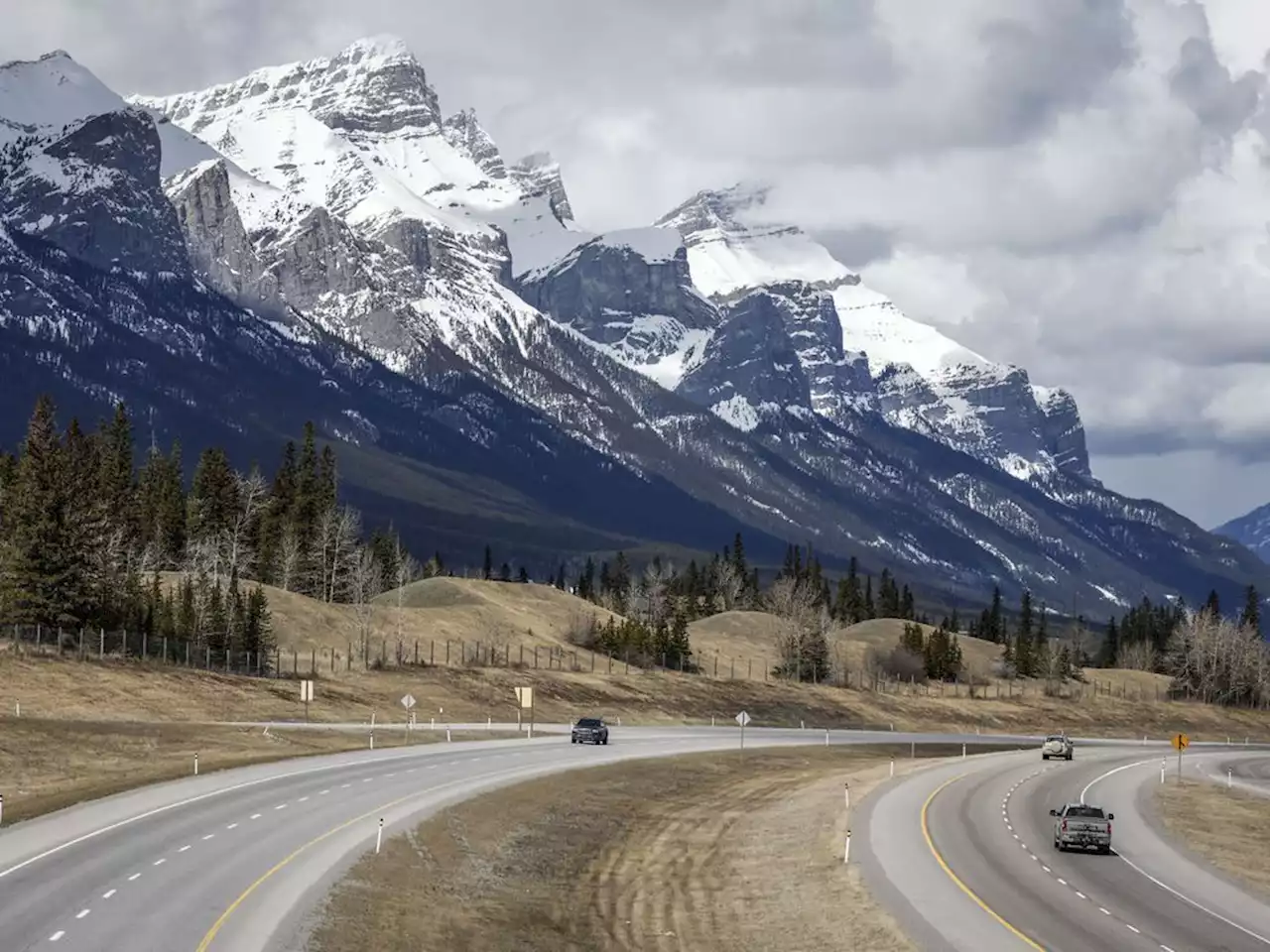 Early snowmelt in Western mountains means drier summers, more wildfire risk: study