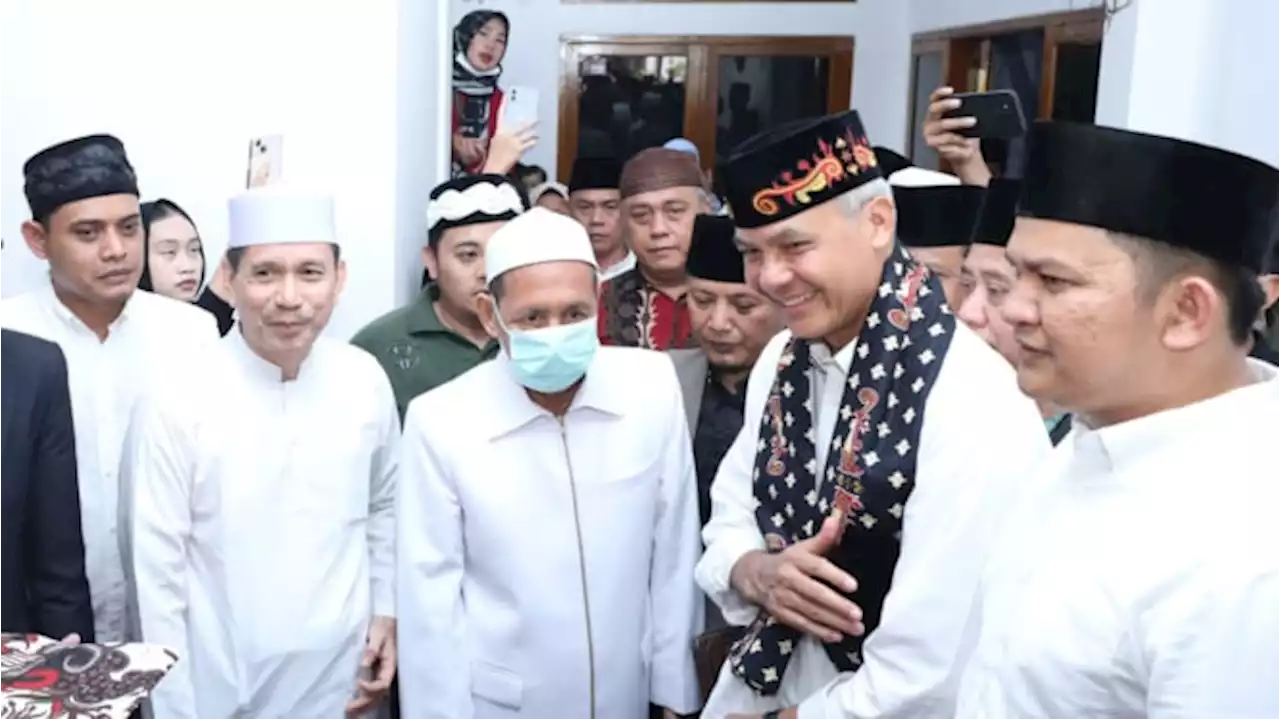 Momen Ganjar Diminta Jaga Toleransi dan Persatuan oleh ke Kiai Sepuh Banten