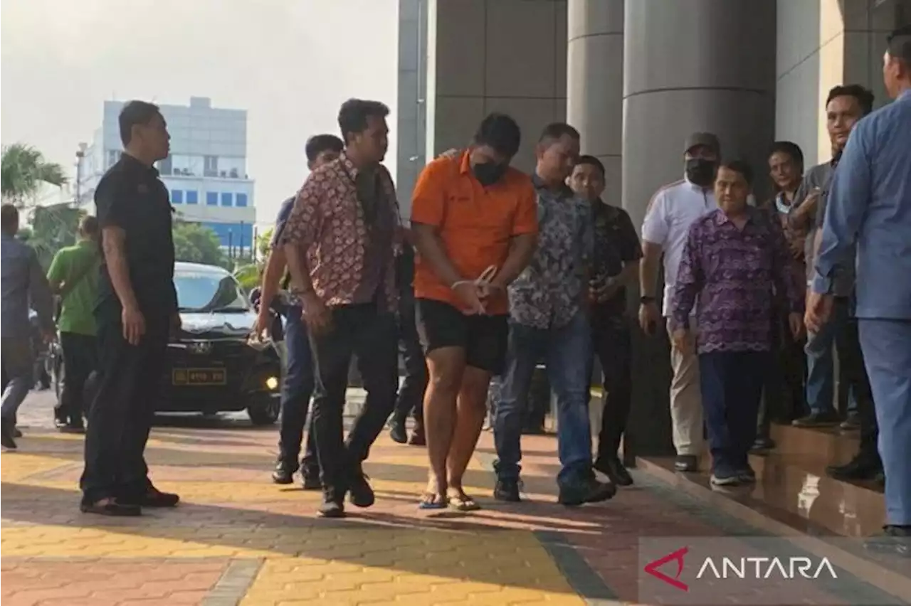 Shane diminta tolak semua pemberian orang tak dikenal