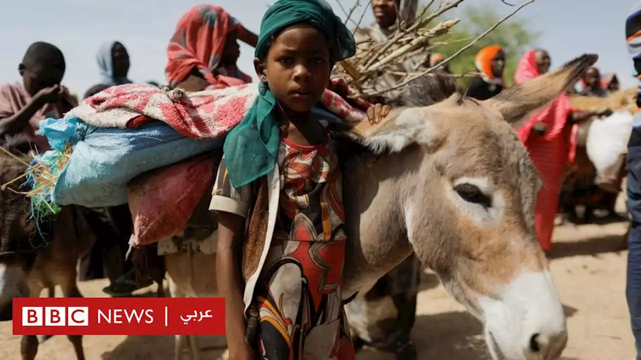 احتراق قرية بأكملها بعد غزو مليشيات دارفور لها - BBC News عربي