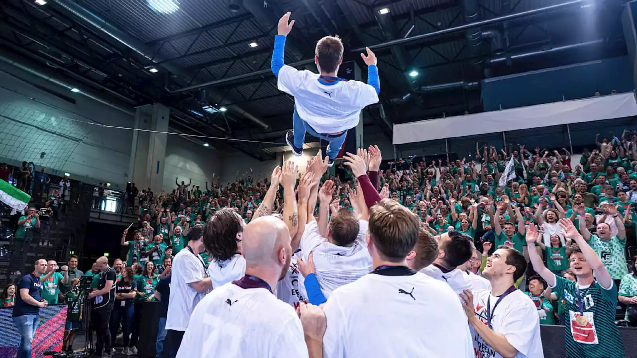 Nach Schlaganfall im August: Jetzt spricht der Helden-Trainer