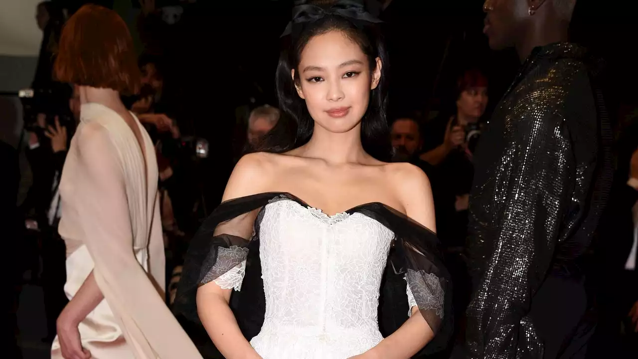 Blackpink’s Jennie Kim Stole The Show At The Premiere Of ‘The Idol’ In Bridal Chanel