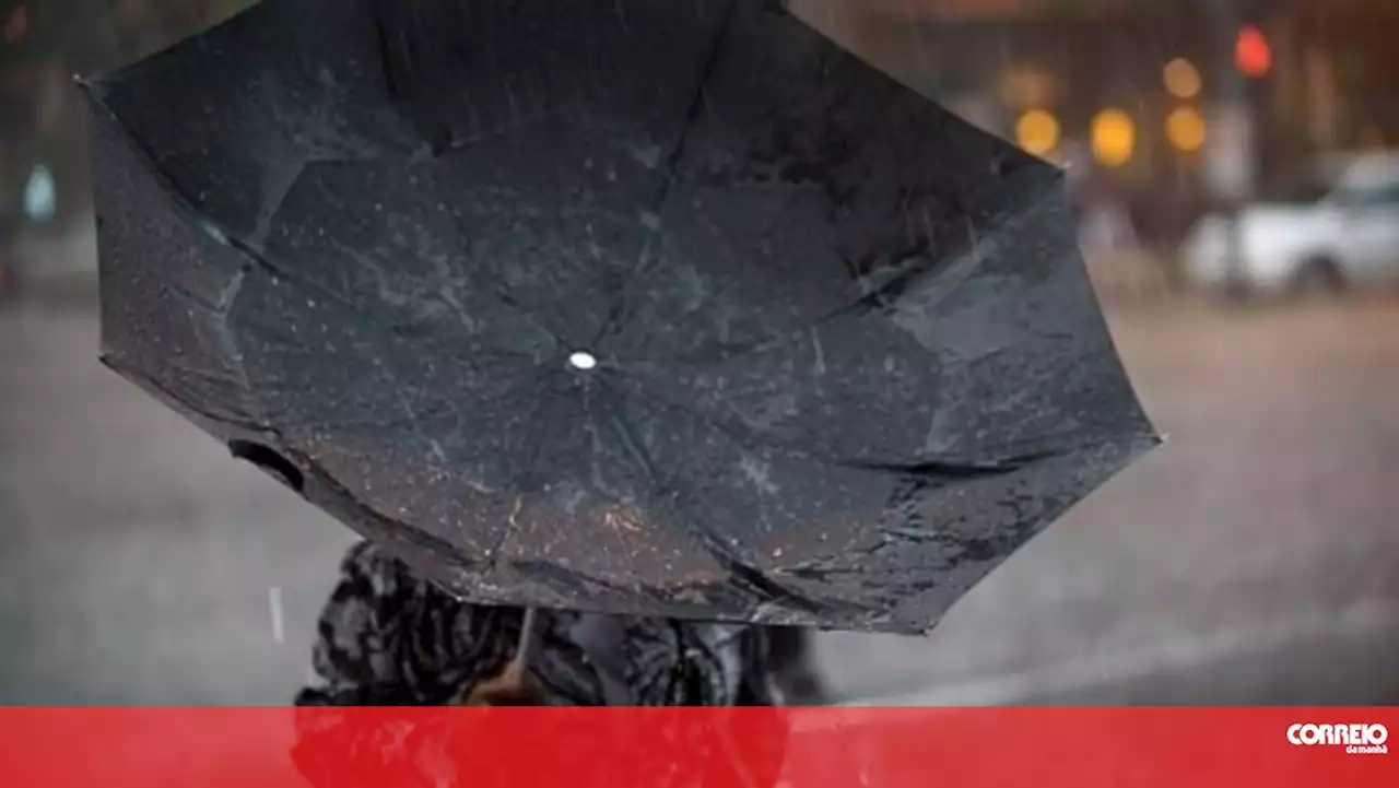 Quatro distritos sobre aviso amarelo devido à chuva e trovoada