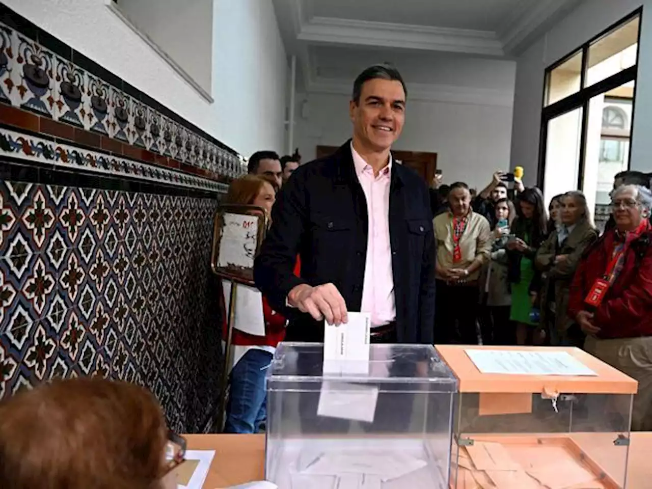 Spagna, Sánchez punito al voto locale. Il Partito popolare trionfa a Madrid e con Vox prende Siviglia