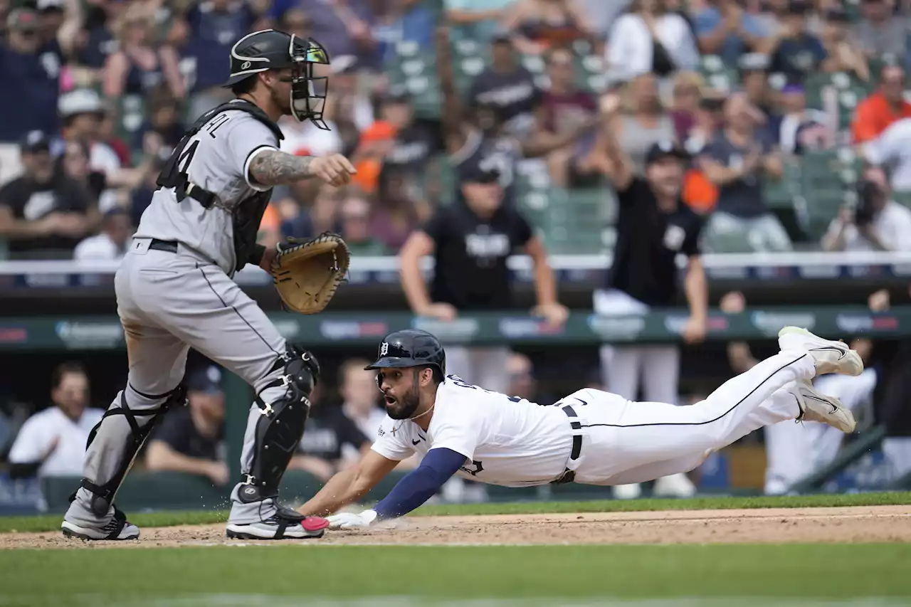 White Sox can't hold off Tigers extra-inning comeback