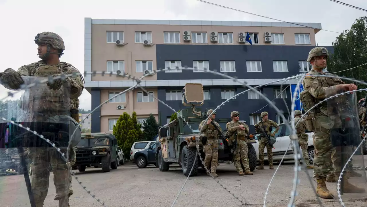 Ausschreitungen im Kosovo: Mehrere Kfor-Soldaten bei serbischen Protesten verletzt