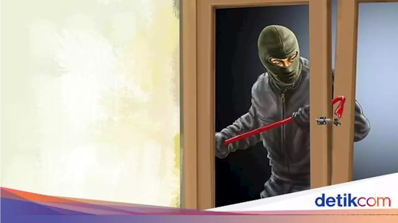 Aksi Maling Gasak Tabung Gas di Rumah Warga Bogor Terekam CCTV