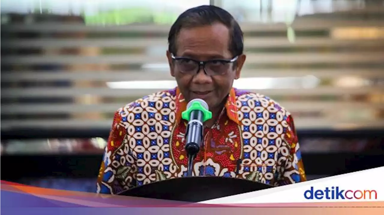 Mahfud Minta Kejelasan Tafsir ke MK soal Jabatan Firli cs Diperpanjang